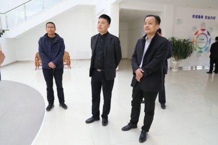 墾利區(qū)委常委、副區(qū)長(zhǎng)宋晉民到萬(wàn)得福調(diào)研